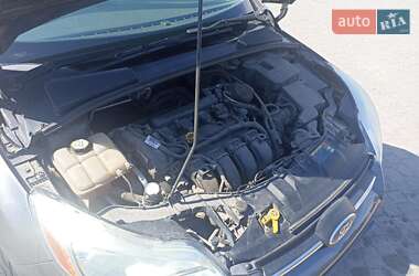 Хэтчбек Ford Focus 2011 в 