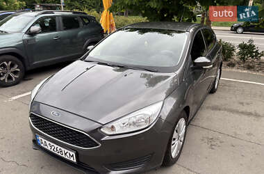 Хэтчбек Ford Focus 2015 в Киеве