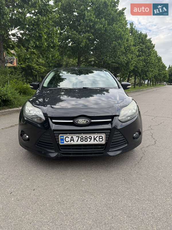 Седан Ford Focus 2012 в 
