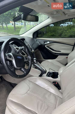 Седан Ford Focus 2012 в 