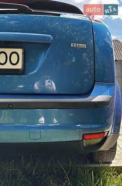 Хэтчбек Ford Focus 2004 в 