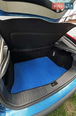 Хэтчбек Ford Focus 2004 в 