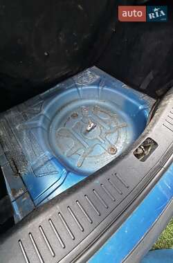 Хэтчбек Ford Focus 2004 в 