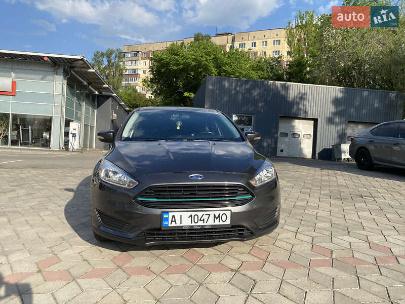Хэтчбек Ford Focus 2016 в Днепре