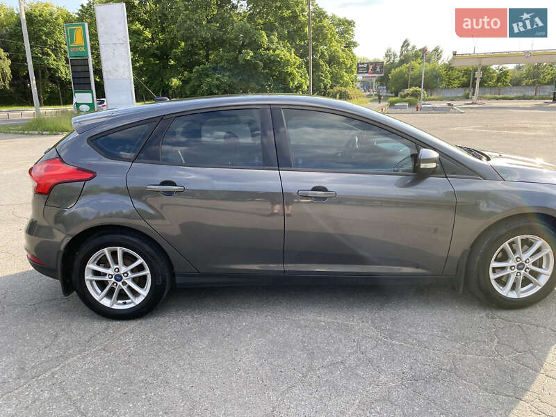 Хэтчбек Ford Focus 2016 в Днепре