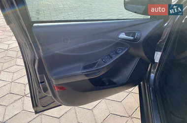 Хэтчбек Ford Focus 2016 в 