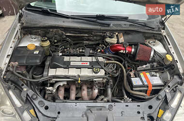 Хэтчбек Ford Focus 2003 в 