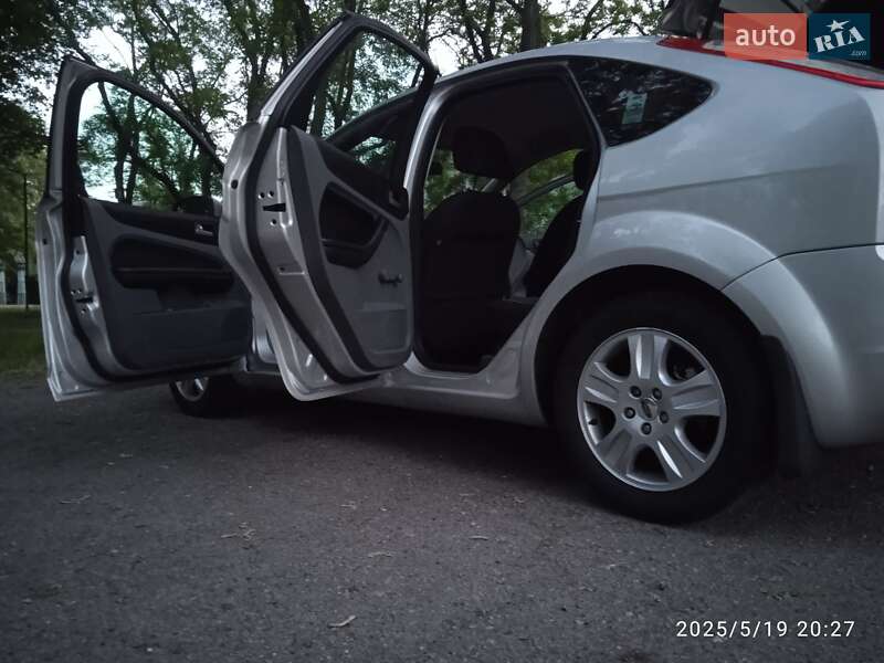 Хетчбек Ford Focus 2008 в 