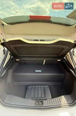 Хэтчбек Ford Focus 2013 в 