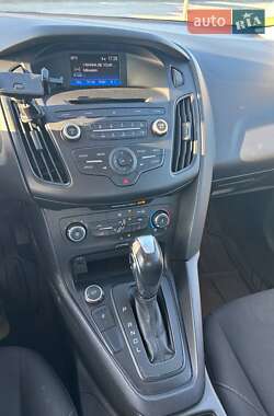 Седан Ford Focus 2016 в 
