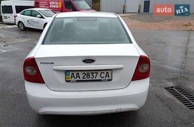 Седан Ford Focus 2010 в 
