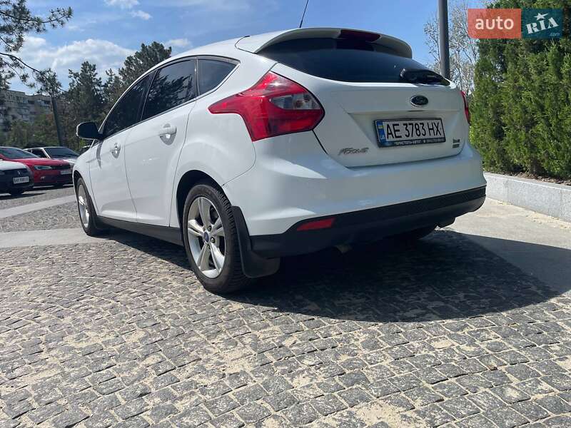 Хетчбек Ford Focus 2014 в Дніпрі