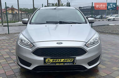 Хэтчбек Ford Focus 2015 в 