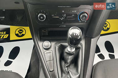 Хэтчбек Ford Focus 2015 в 