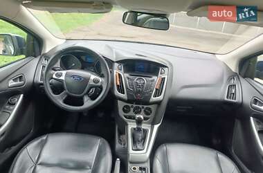 Седан Ford Focus 2011 в 