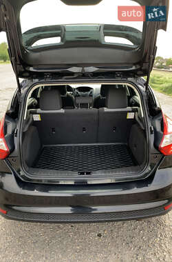 Хэтчбек Ford Focus 2013 в 