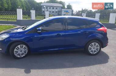 Хэтчбек Ford Focus 2015 в 
