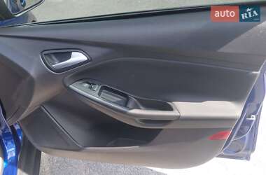 Хэтчбек Ford Focus 2015 в 