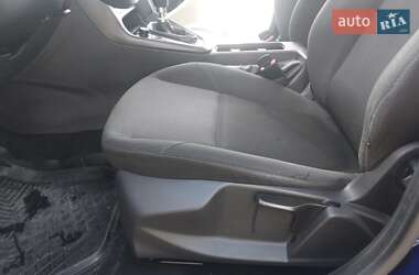 Хэтчбек Ford Focus 2015 в 