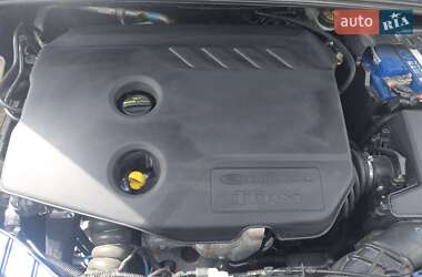 Хэтчбек Ford Focus 2015 в 