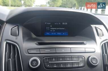 Хэтчбек Ford Focus 2015 в 