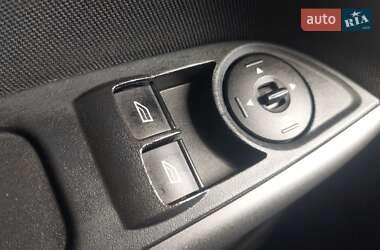 Хэтчбек Ford Focus 2015 в 