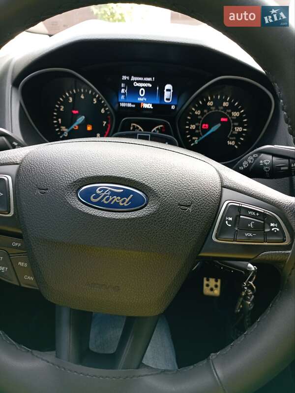 Хэтчбек Ford Focus 2015 в Днепре