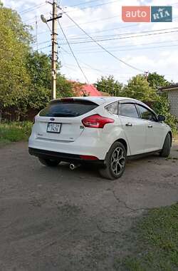 Хэтчбек Ford Focus 2015 в 