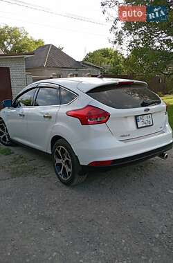 Хэтчбек Ford Focus 2015 в 