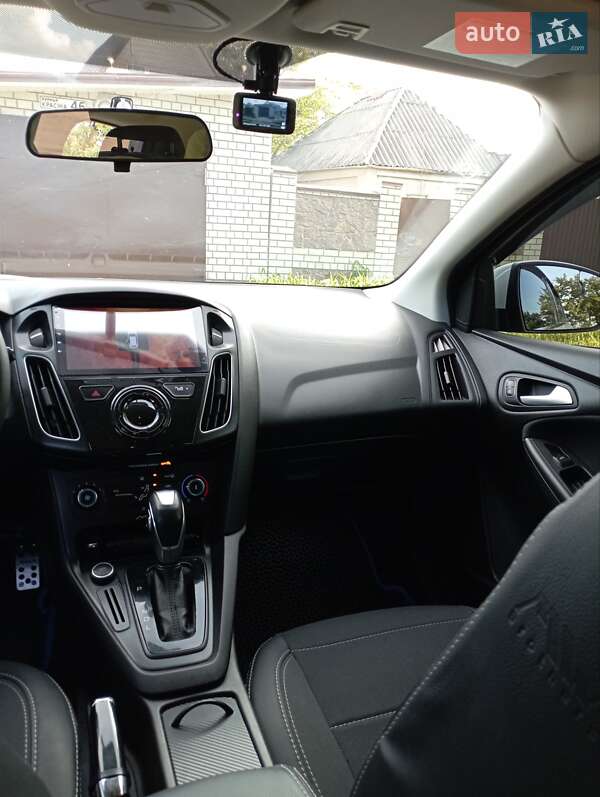 Хэтчбек Ford Focus 2015 в Днепре