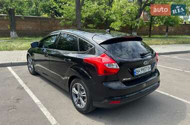 Хэтчбек Ford Focus 2014 в 