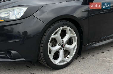Хэтчбек Ford Focus 2014 в 