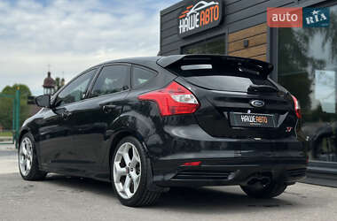 Хэтчбек Ford Focus 2014 в 