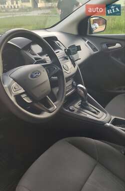 Седан Ford Focus 2015 в 