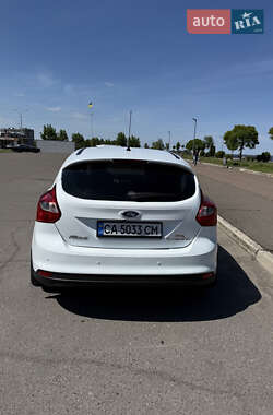 Хэтчбек Ford Focus 2012 в 