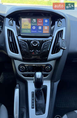 Хэтчбек Ford Focus 2012 в 