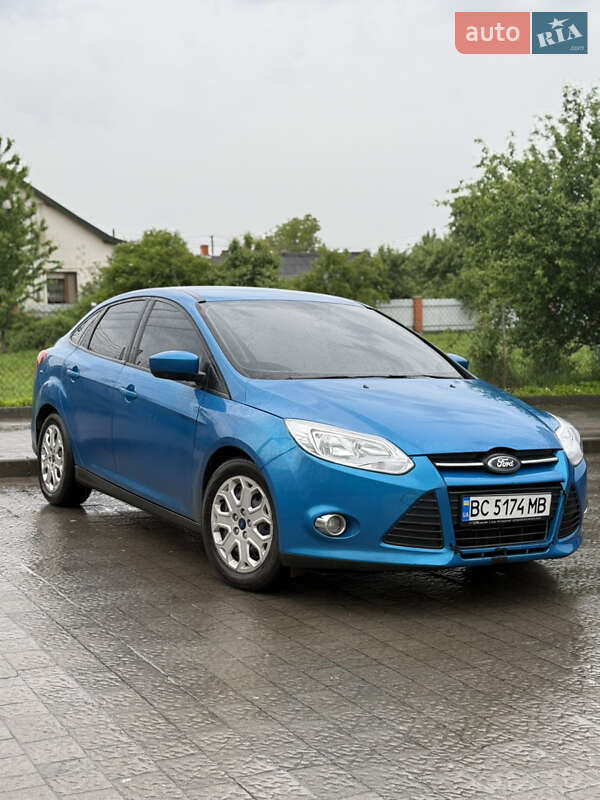 Седан Ford Focus 2012 в 
