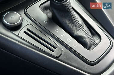 Хэтчбек Ford Focus 2015 в 