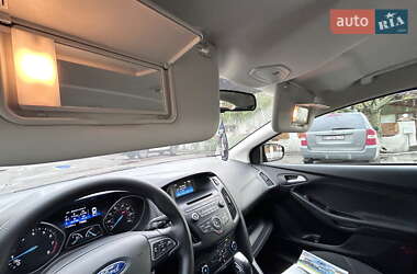 Седан Ford Focus 2015 в 