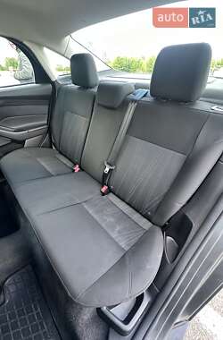 Седан Ford Focus 2015 в 