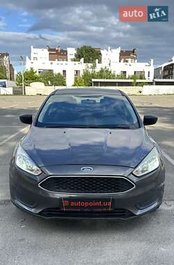 Седан Ford Focus 2015 в 