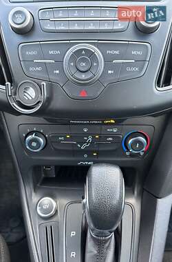 Седан Ford Focus 2015 в 