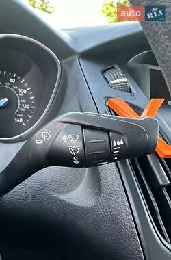 Седан Ford Focus 2015 в 