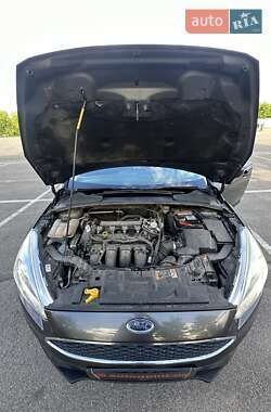 Седан Ford Focus 2015 в 