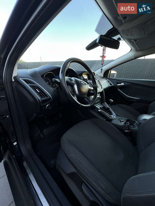 Хэтчбек Ford Focus 2014 в Перегинском