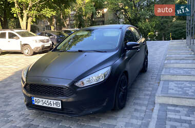 Хетчбек Ford Focus 2015 в 