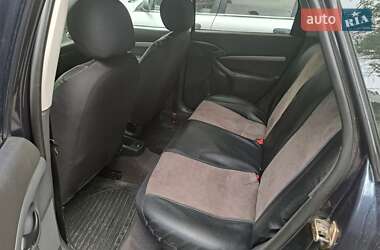 Хэтчбек Ford Focus 2001 в 