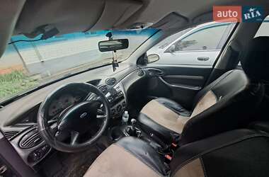 Хэтчбек Ford Focus 2001 в 