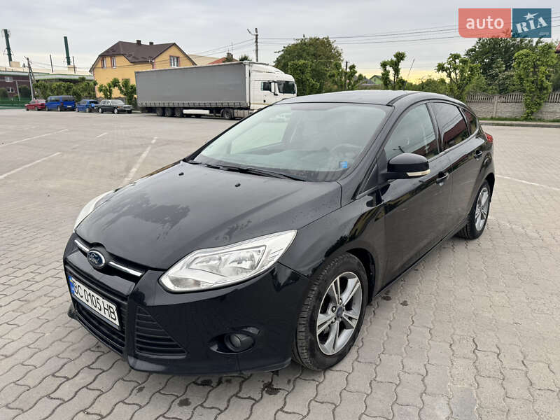 Хэтчбек Ford Focus 2011 в Городке