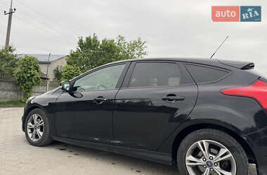 Хэтчбек Ford Focus 2011 в 